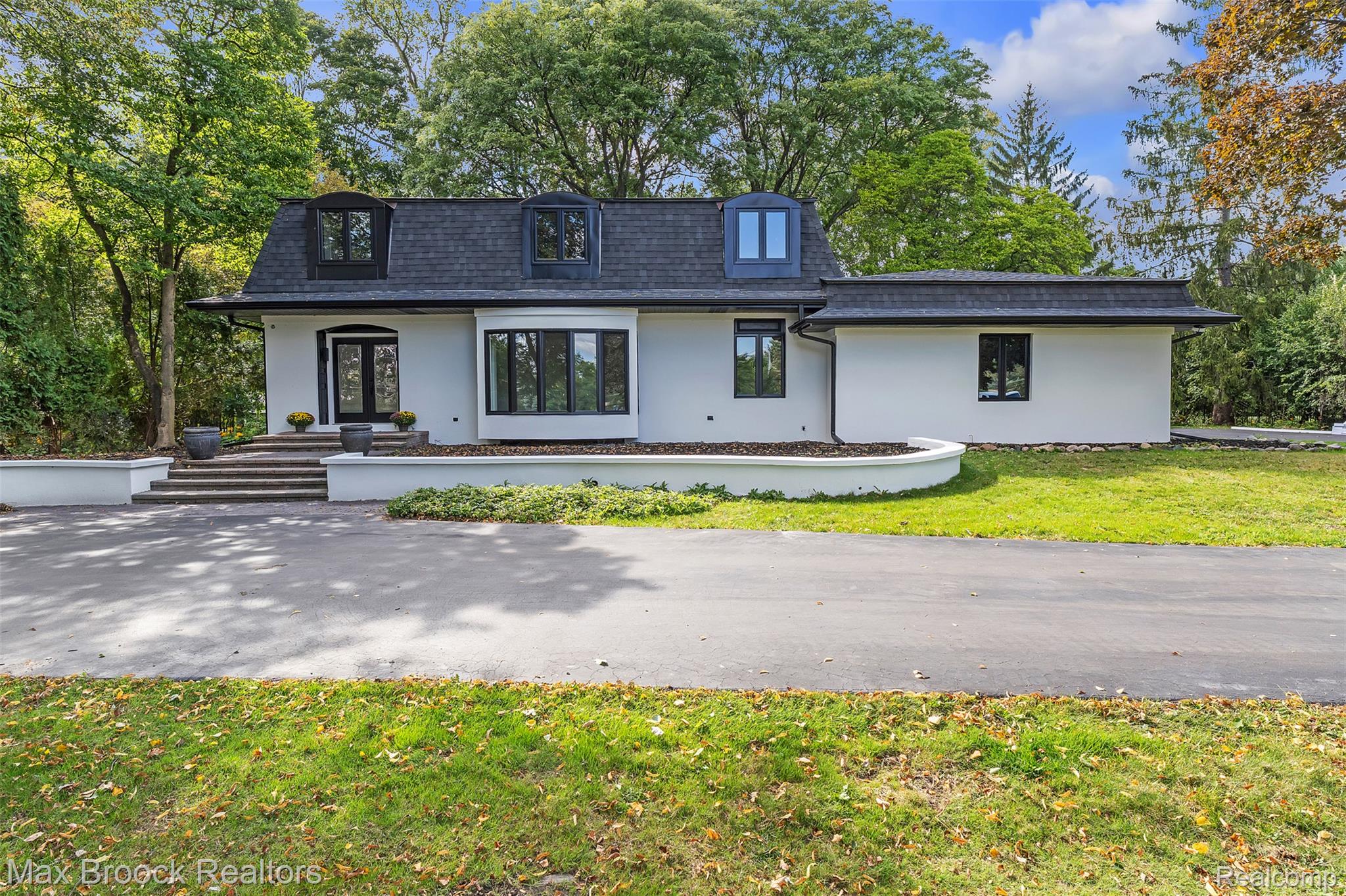 7244 Lahser Road
