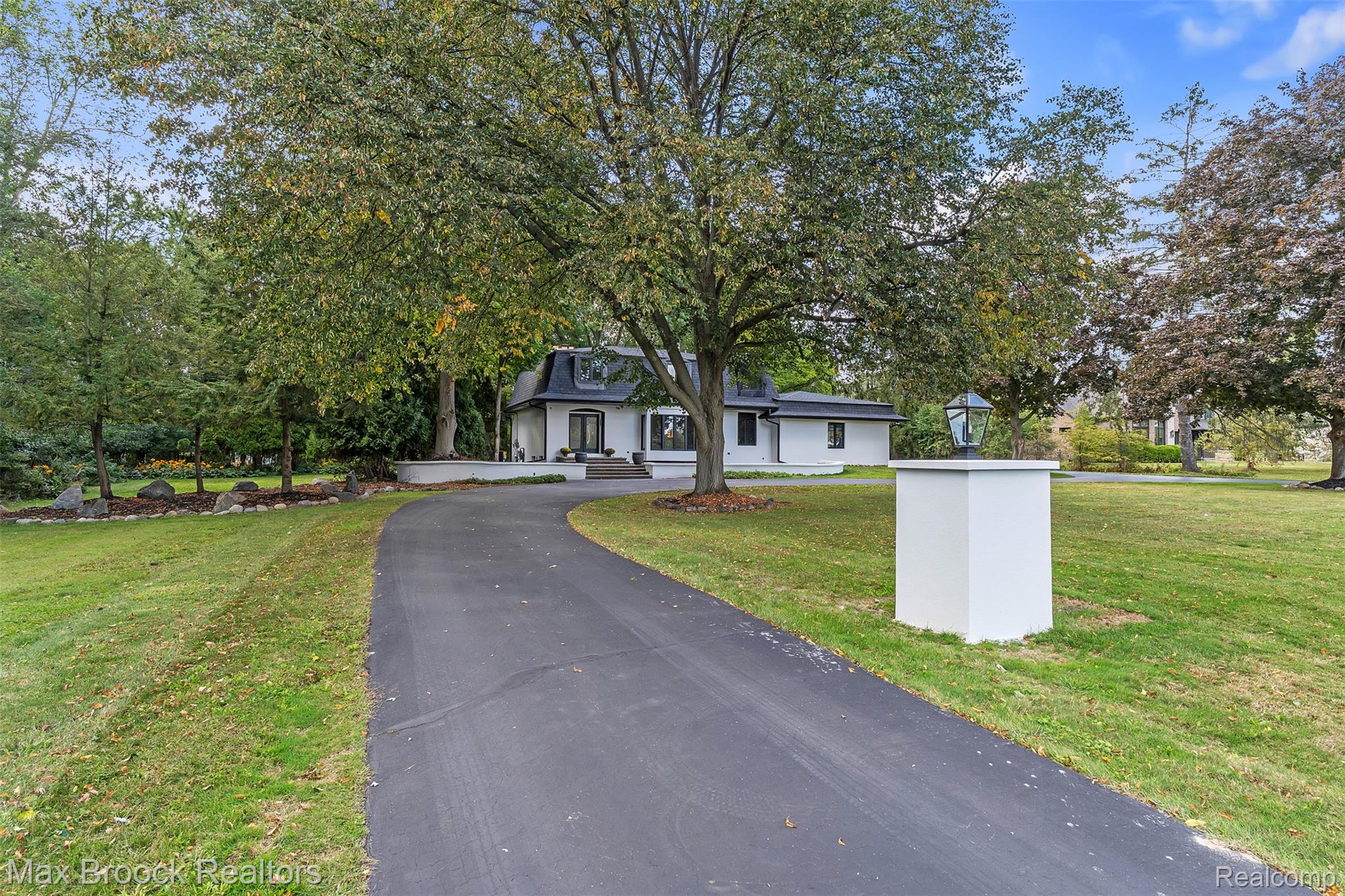 7244 Lahser Road