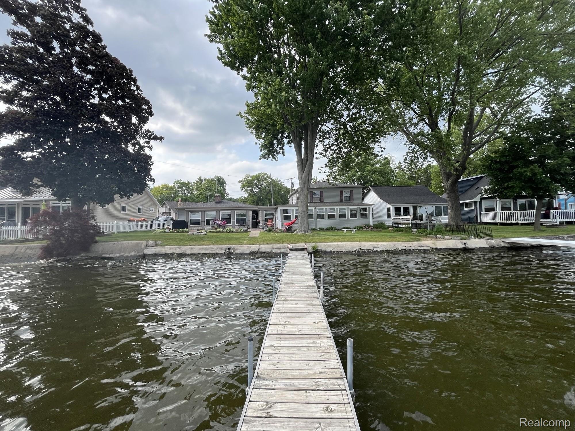 1138 Lakeview Drive