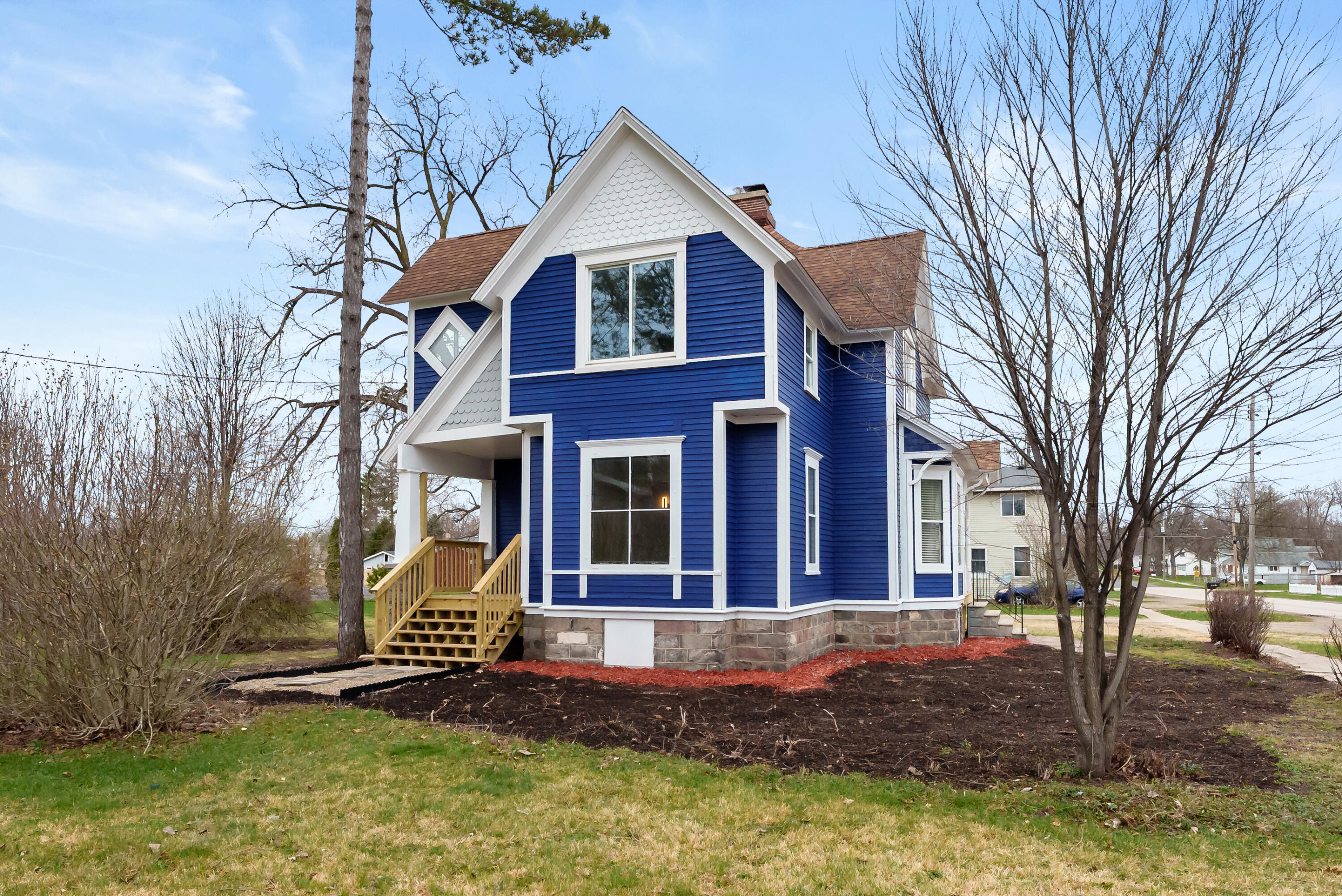 125 E Delaware Street