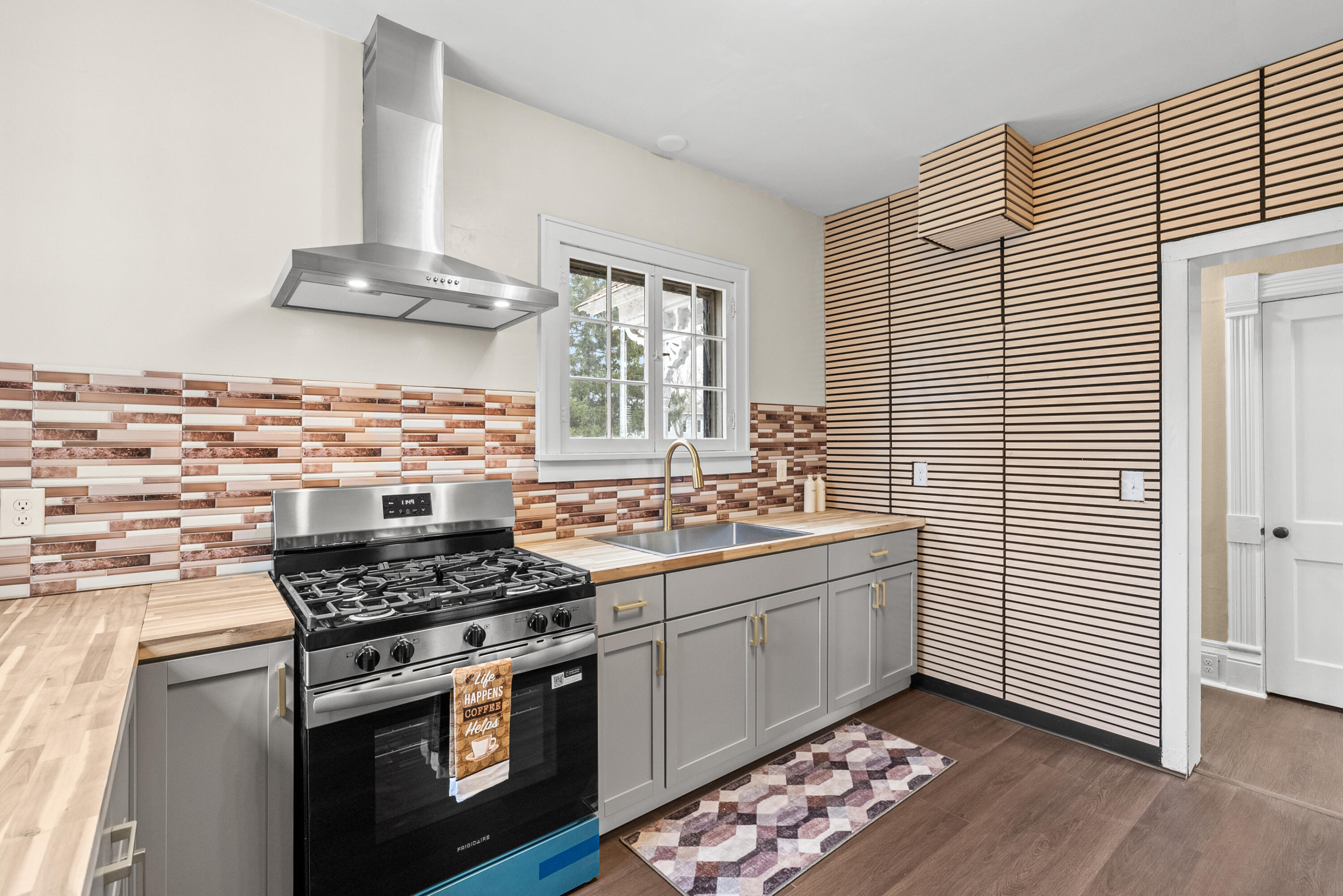 125 E Delaware Street