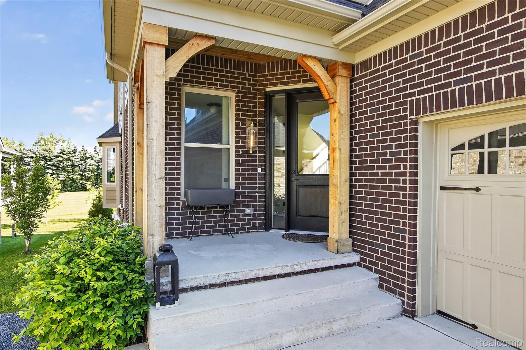 8236 Stoney Creek Drive