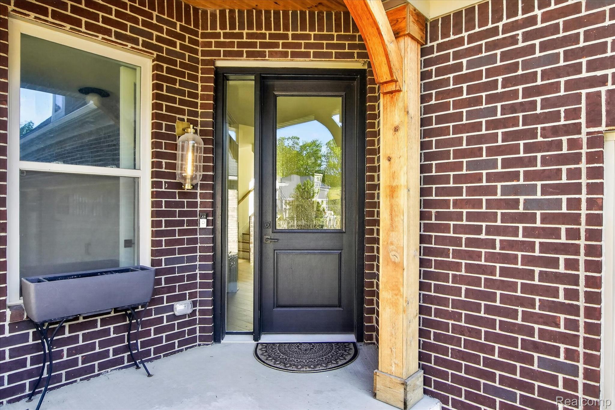 8236 Stoney Creek Drive