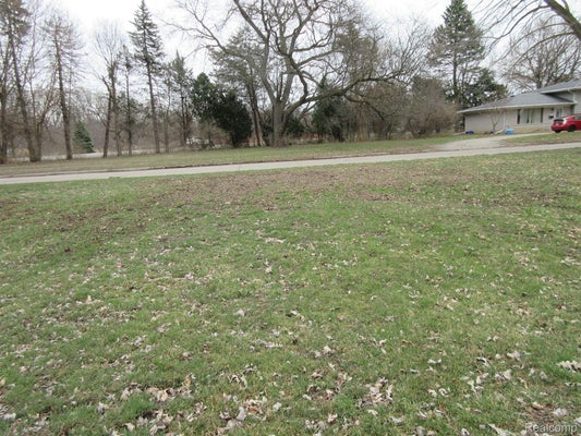 20 FONTANA LN, GROSSE POINTE SHORES, MI 48236 - Image 26b59eb0b24cc9616e4e9d1f9dfbe752/3004929539