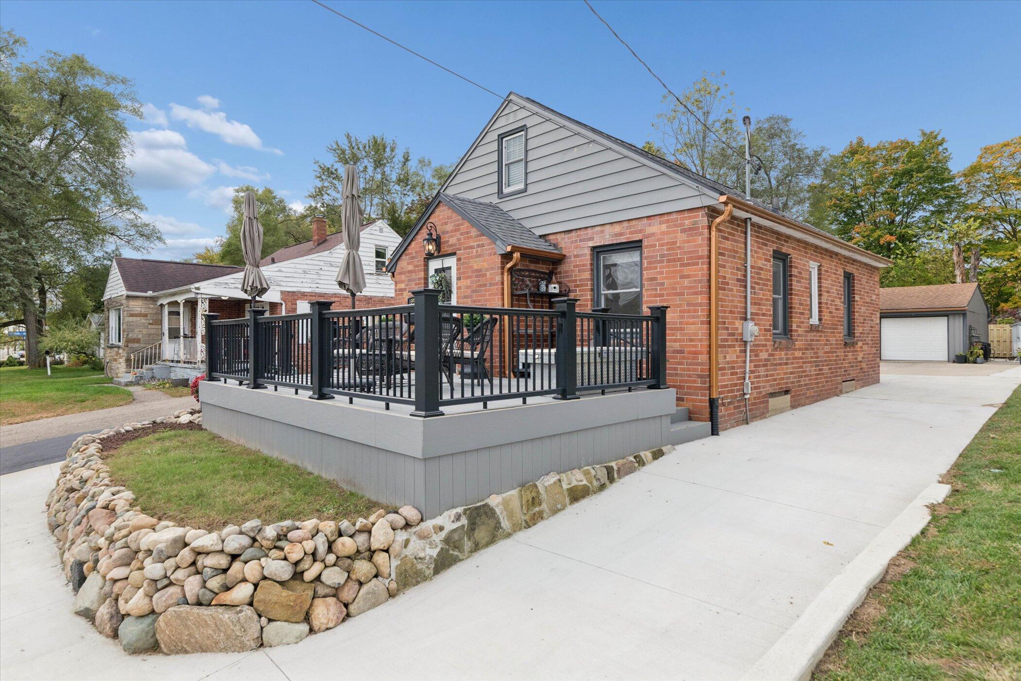 955 Capital Avenue NE