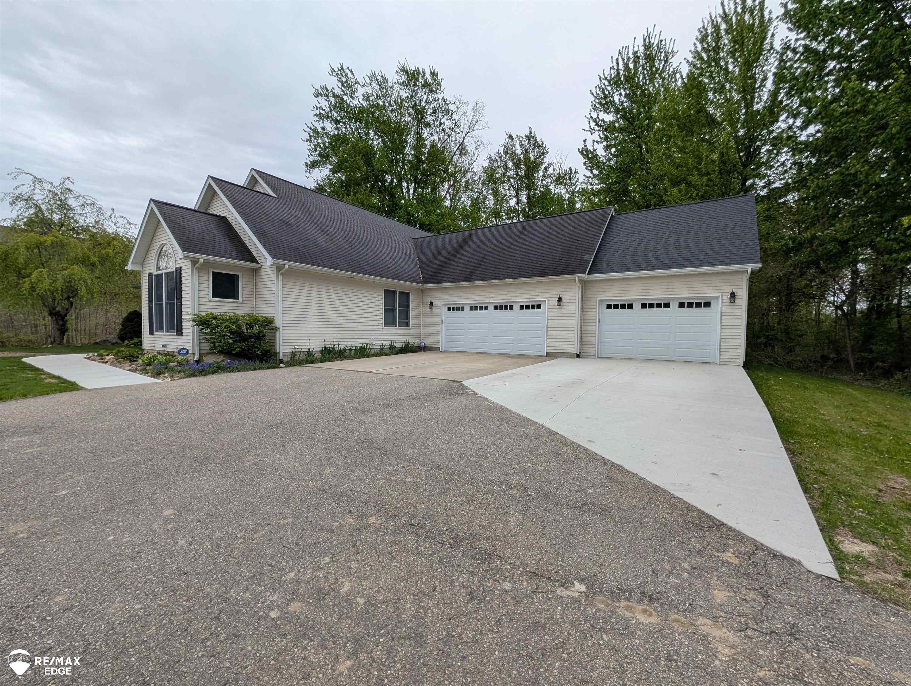 1245 W Vienna Road