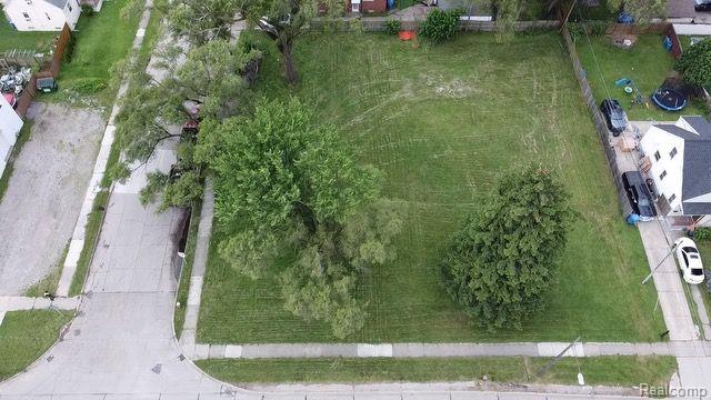 Photo 1 of 5 — 5430 E 9 MILE Road, Warren City, MI 48091
