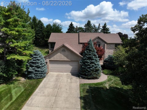 Photo of 2070 Reagan Drive, Rochester Hills City, MI 48309 (MLS # 20261065468)