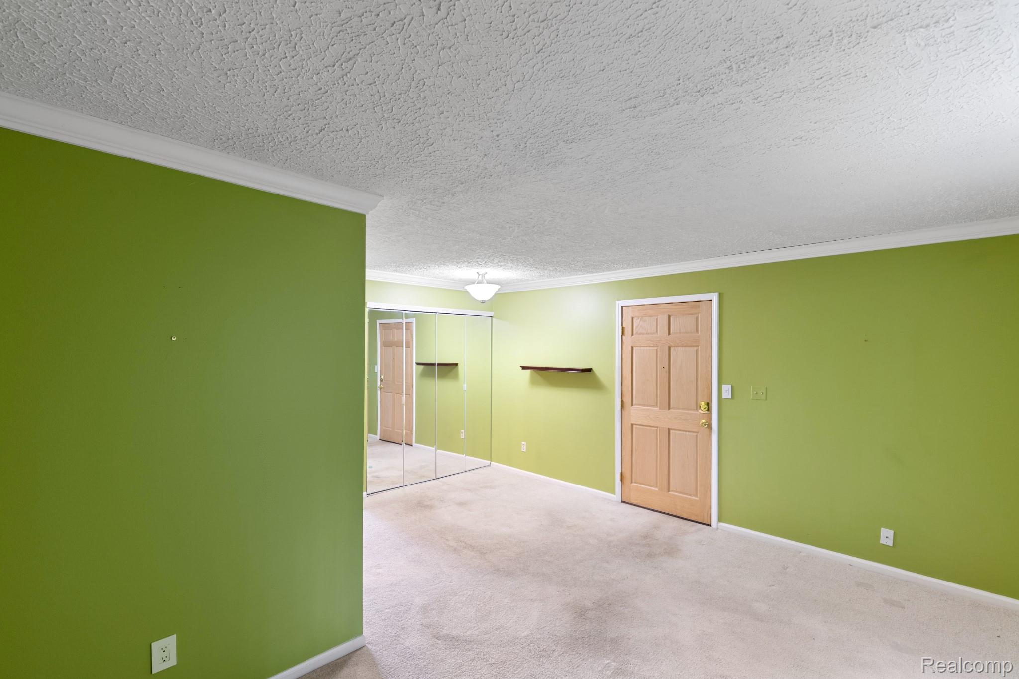 31831 Grand River Avenue 71