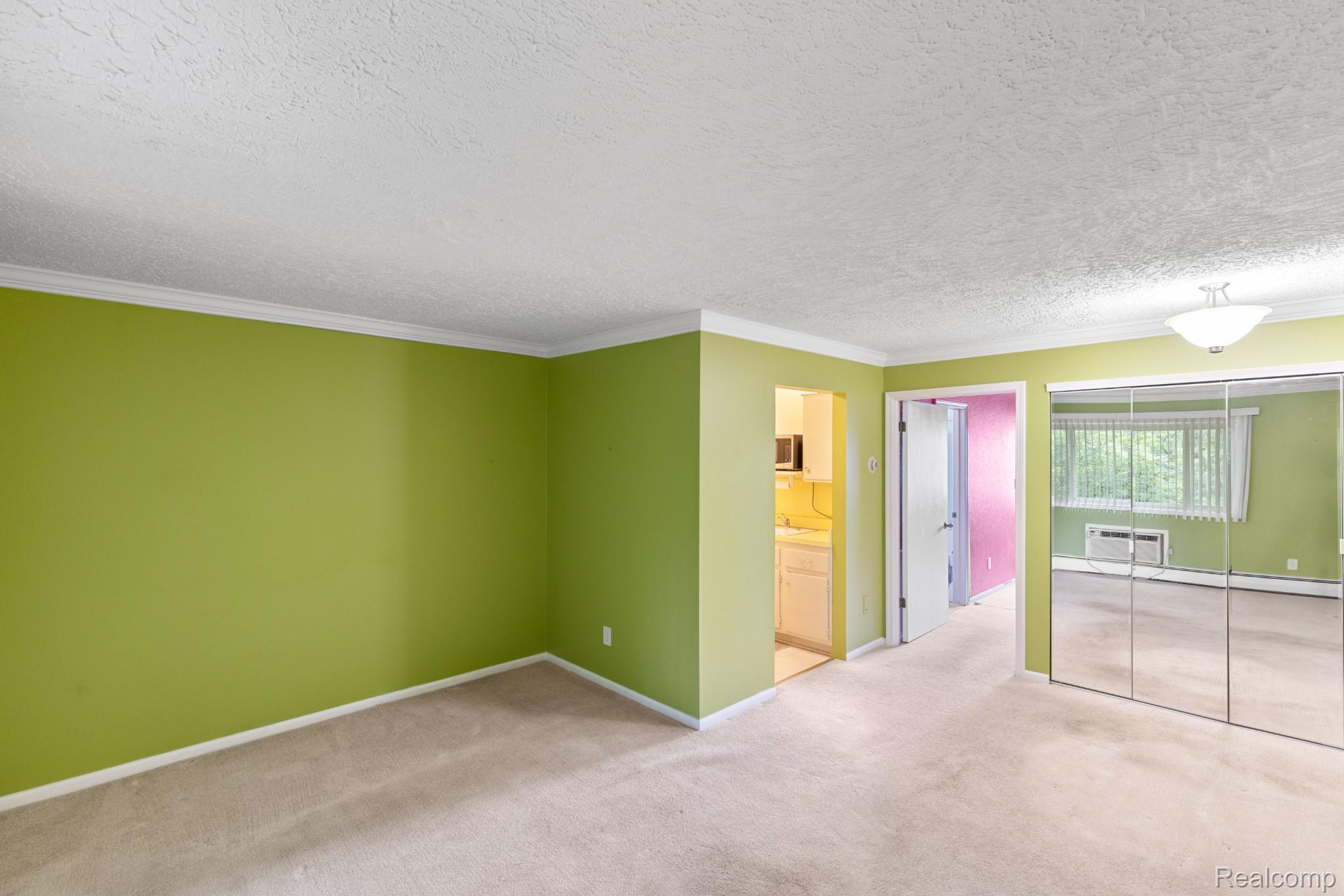 31831 Grand River Avenue 71