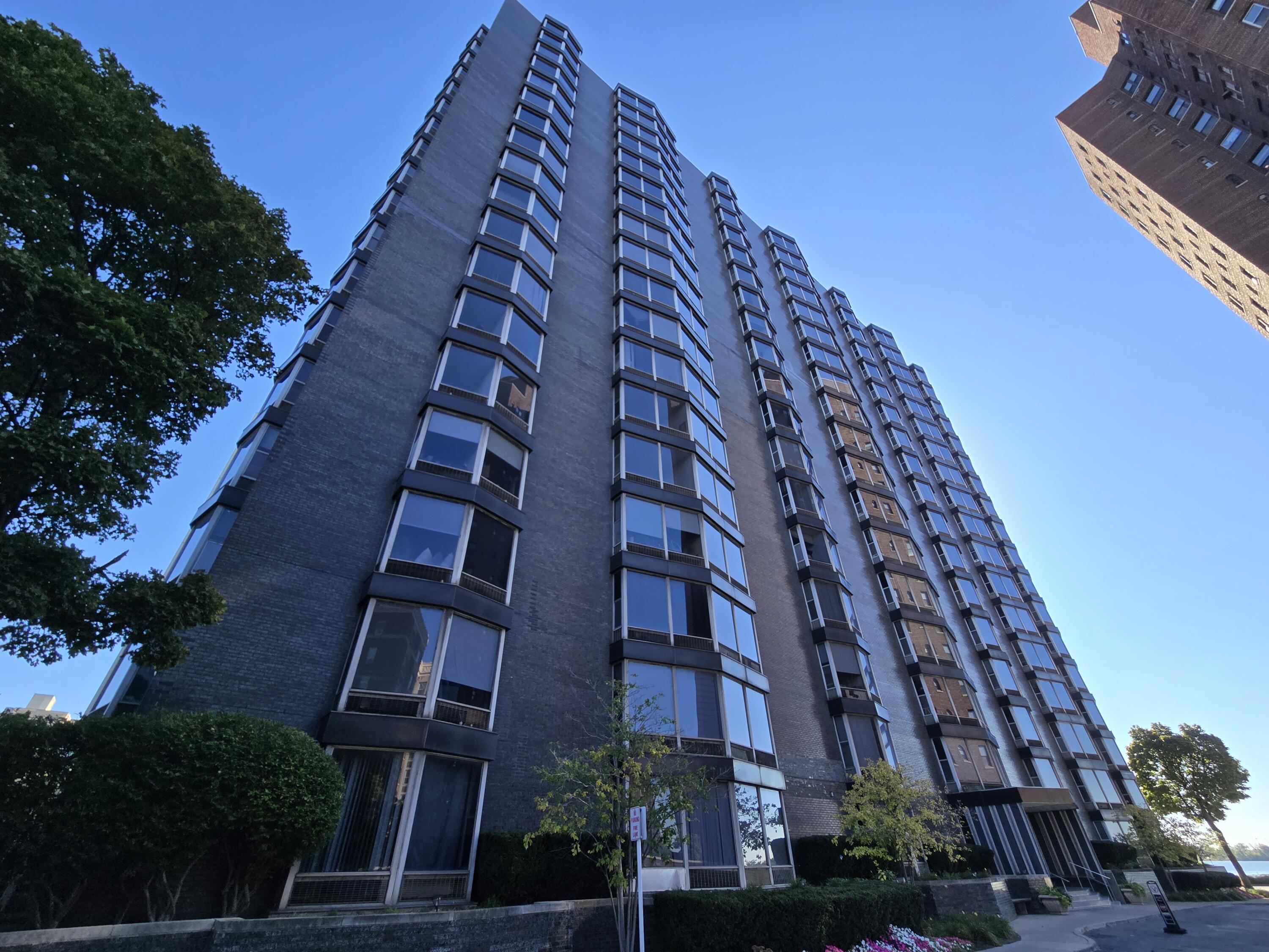 8200 E Jefferson Avenue 1406