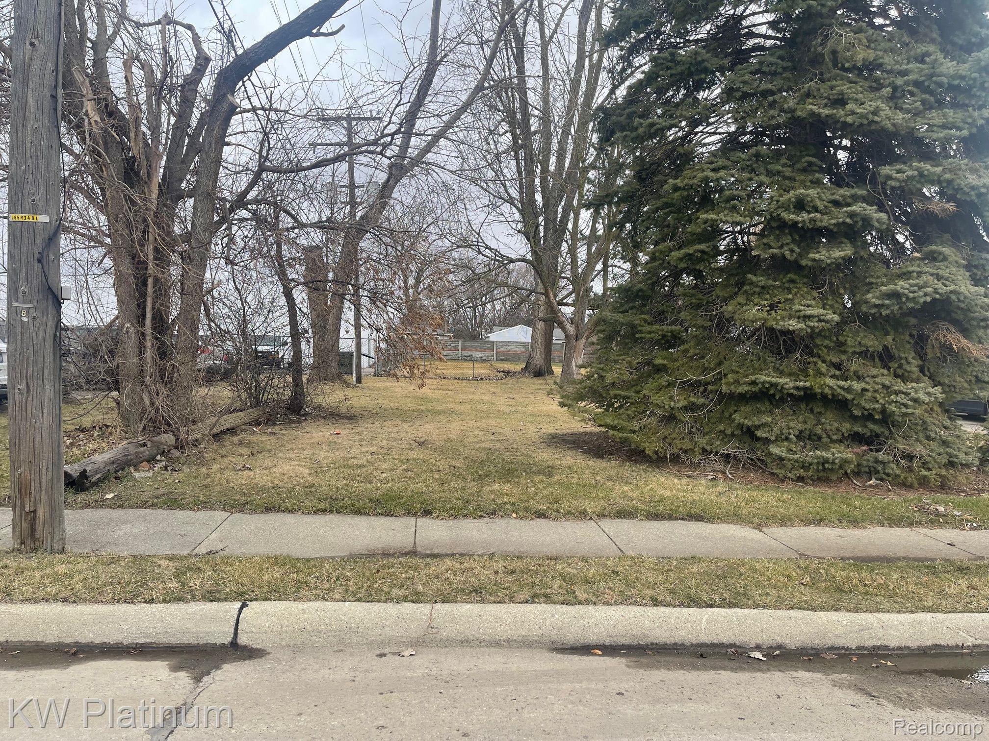 Photo 1 of 7 — 4225 KIEFER Avenue, Warren City, MI 48091
