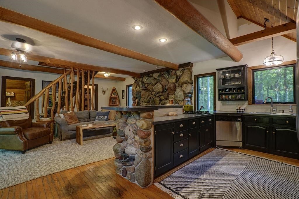 2674 NW Morrison Road
