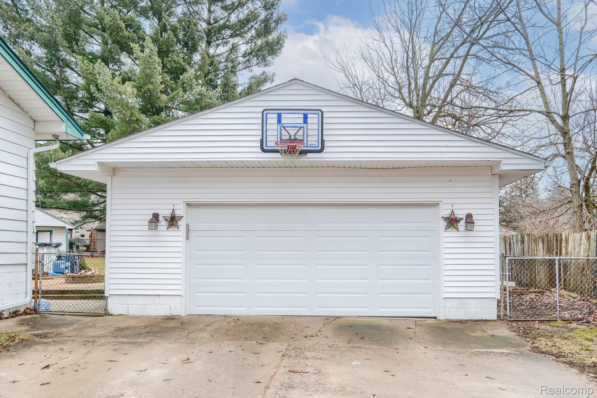 8250 Rockwood Avenue