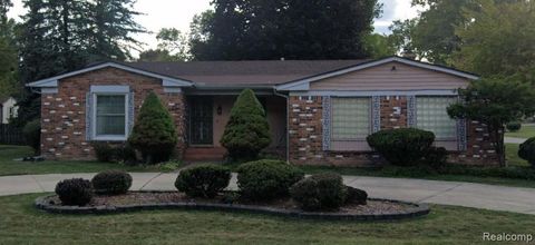 23801 Twining Drive Southfield City MI 48075