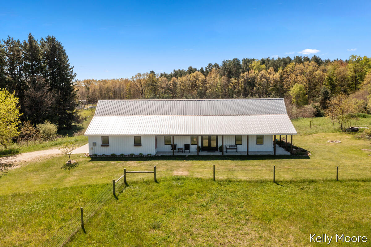 11117 W Snows Lake Road