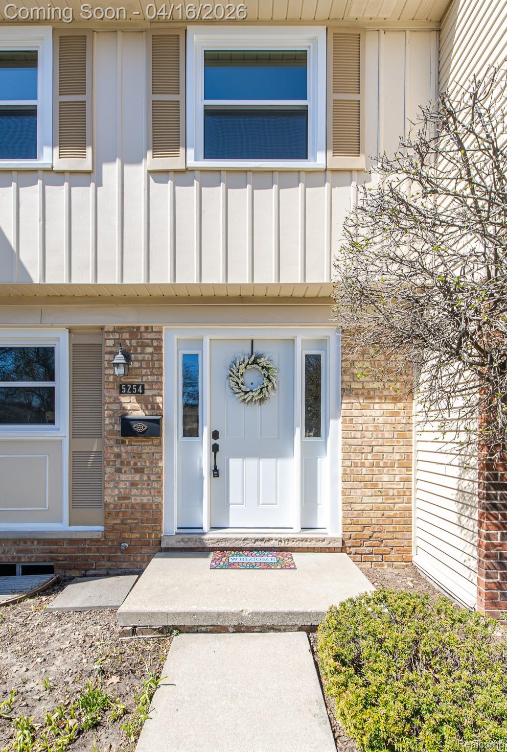 5254 Breeze Hill Place