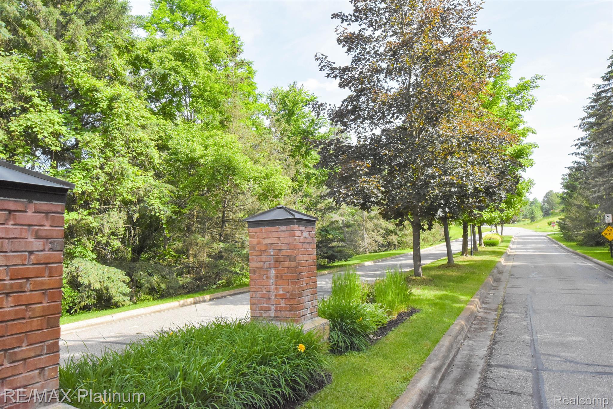 35 SHANNON GLEN Drive