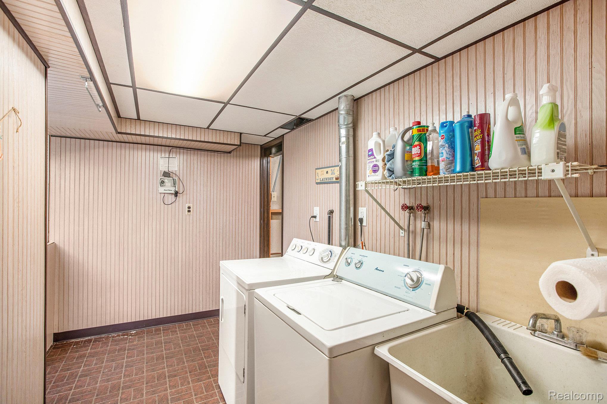 Taylor, Michigan 48180, United States, 4 Bedrooms Bedrooms, ,3 BathroomsBathrooms,Residential,Active,247535