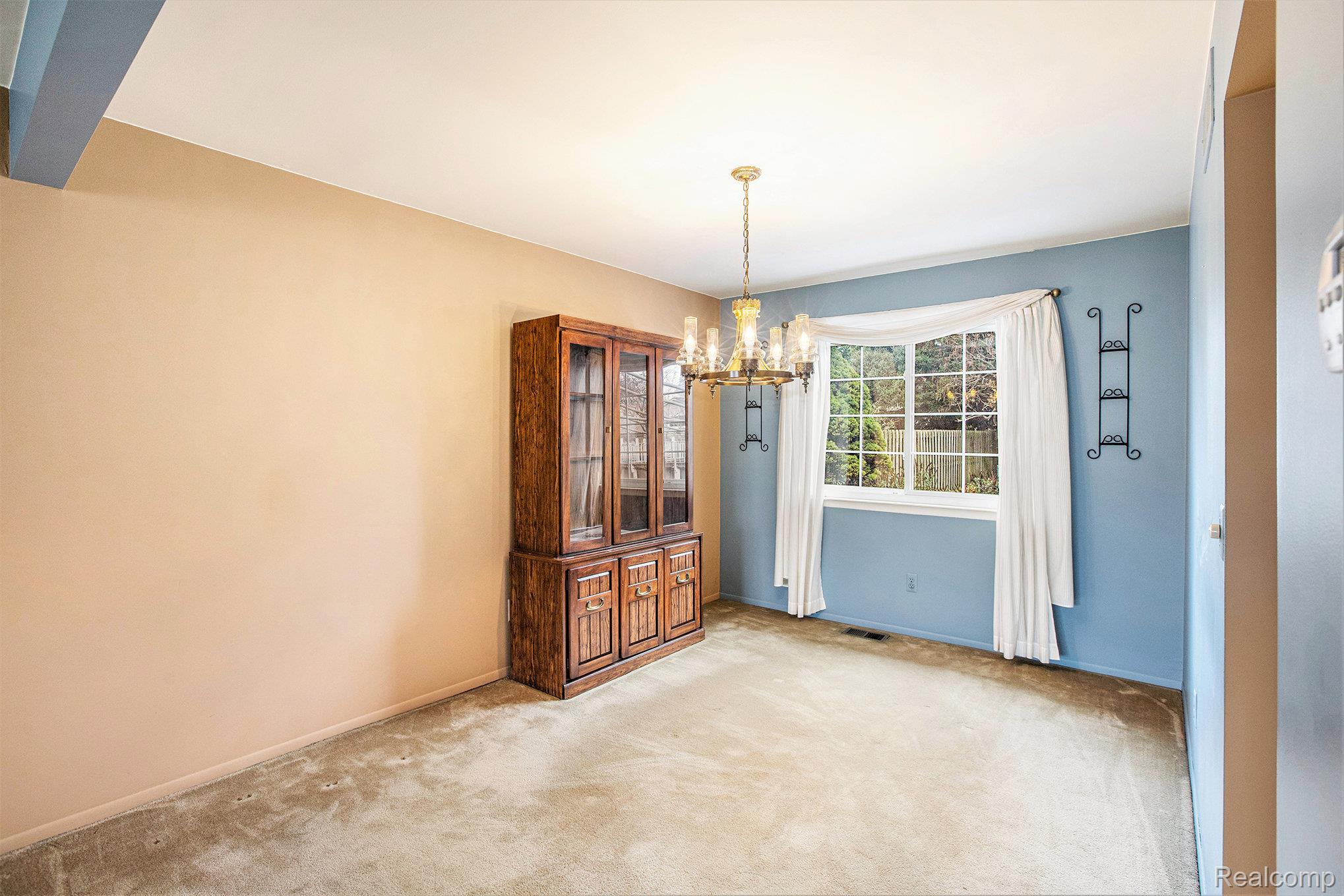 Taylor, Michigan 48180, United States, 4 Bedrooms Bedrooms, ,3 BathroomsBathrooms,Residential,Active,247535