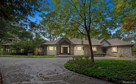 9736 Cross Creek Drive Green Oak Township MI 48178