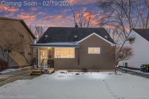 896 E Dallas Avenue Madison Heights City MI 48071