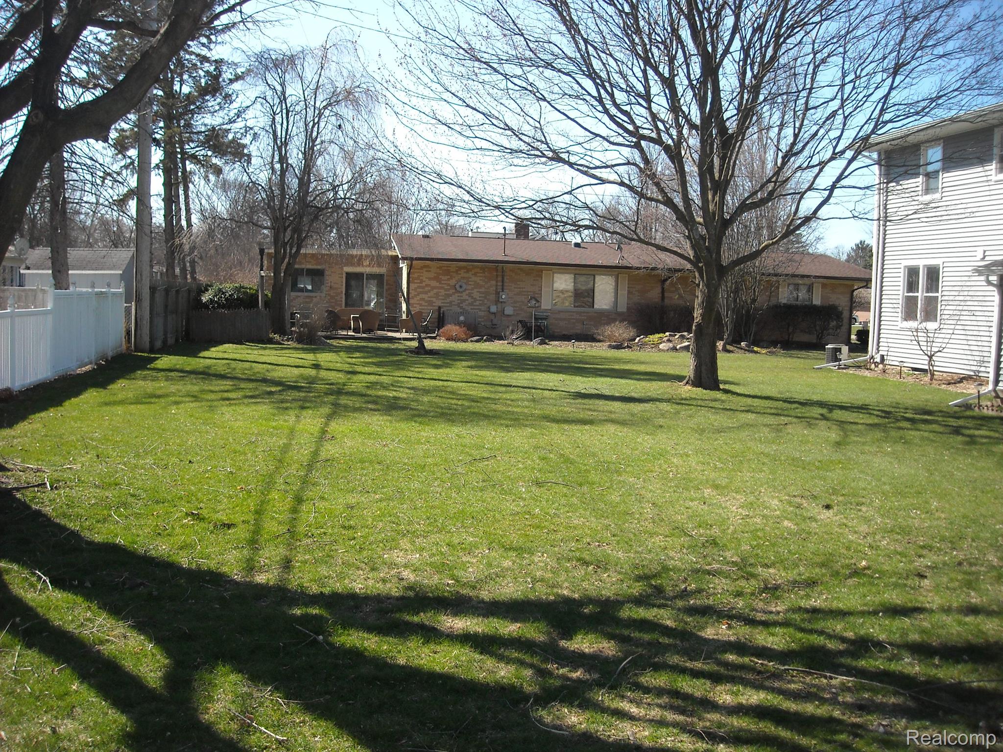 1216 PLEASANTVIEW Drive