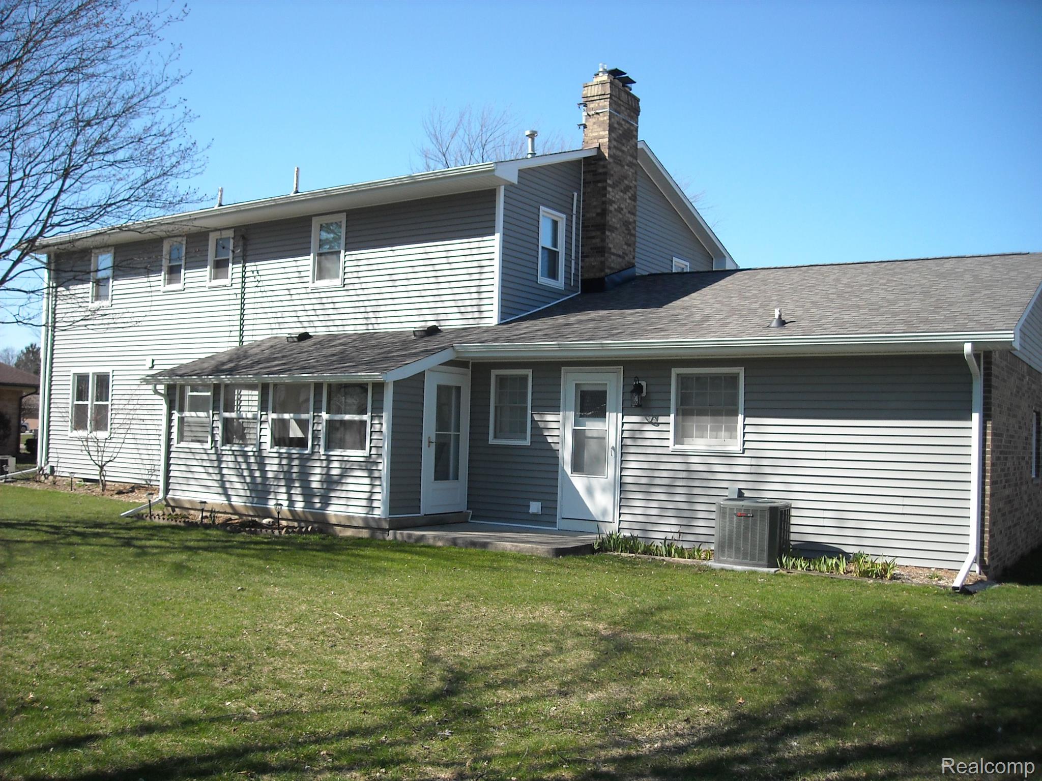 1216 PLEASANTVIEW Drive