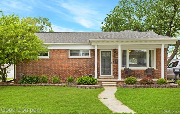 905 PARLIAMENT AVE, MADISON HEIGHTS, MI 48071 - Image 270e308940f696c9fcf16a40a4e2e854/3102393982