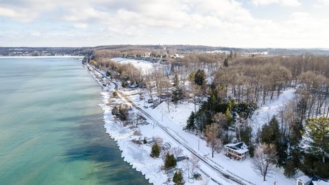 6019 Crystal Avenue Benzonia Township MI 49617