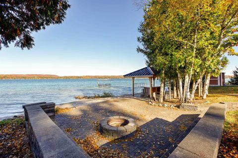 6019 Crystal Avenue Benzonia Township MI 49617