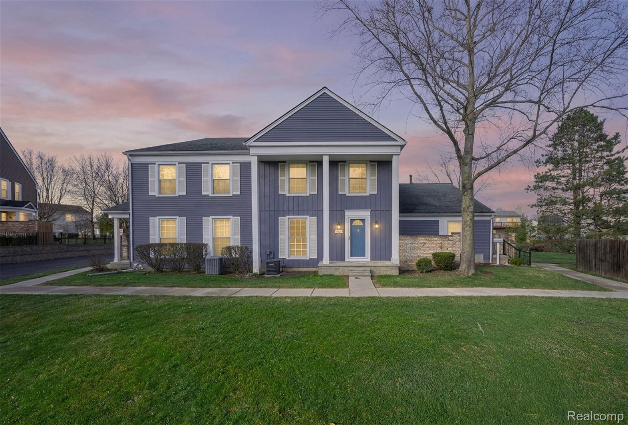 23527 Stonehenge Boulevard 98