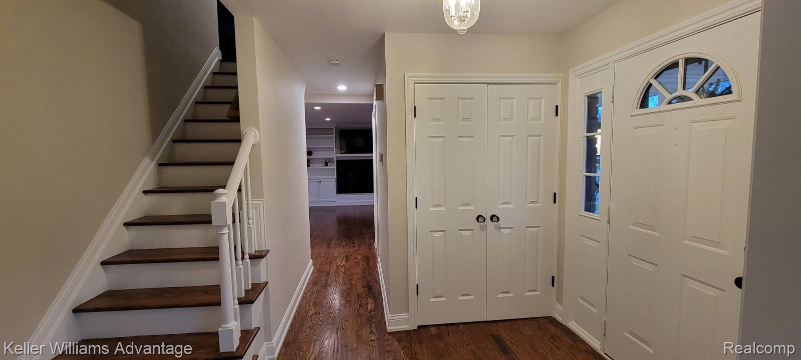 6951 Lee Crest Drive