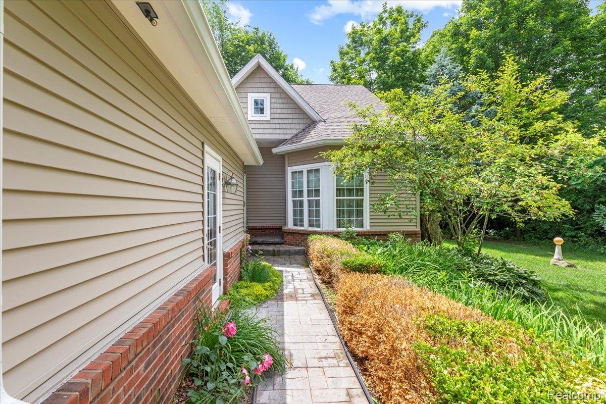118 Fox Hollow Drive