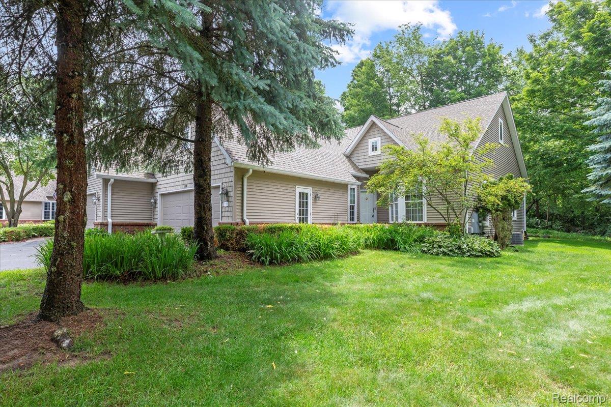 118 Fox Hollow Drive
