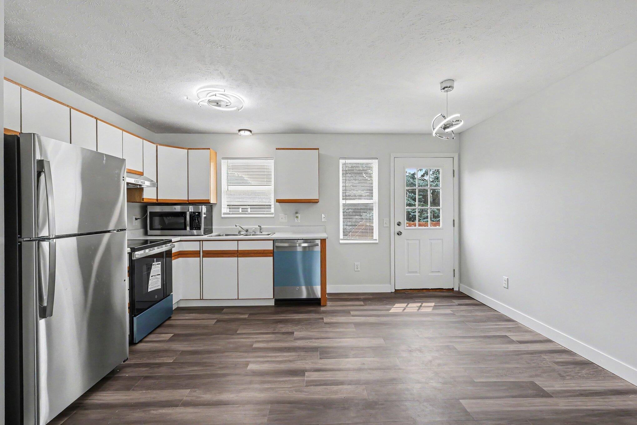 609 Trinity Drive 4