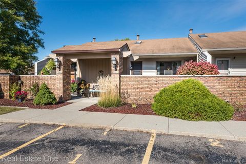 25103 Heritage 2 South Lyon City MI 48178