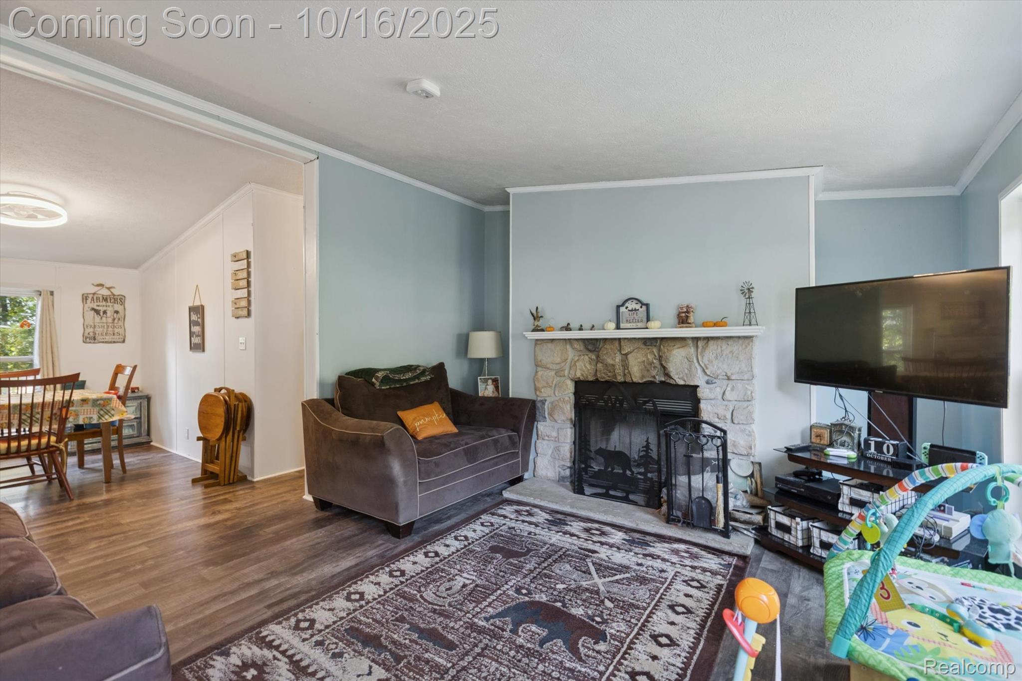 1325 Hillside Drive