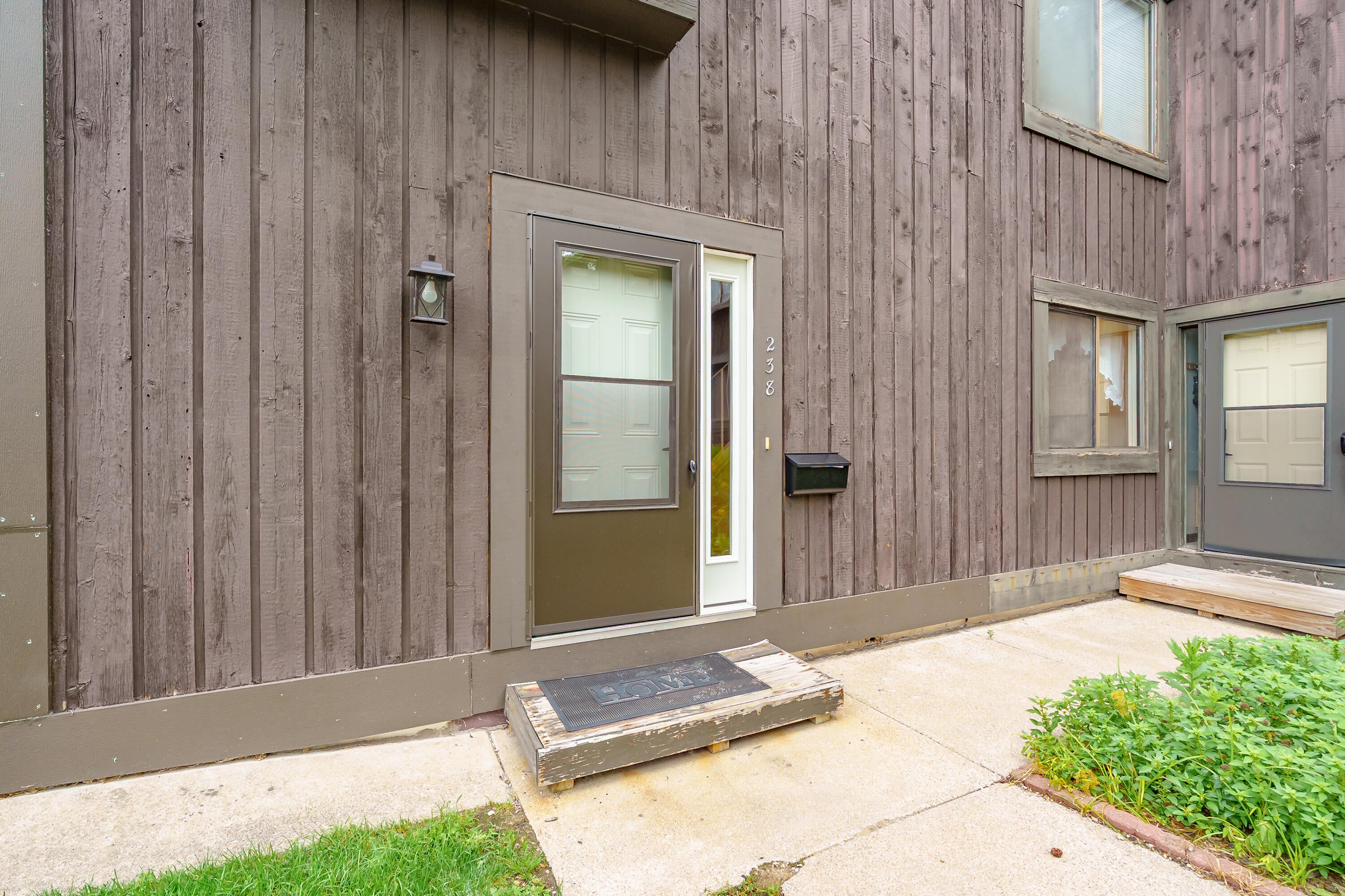 238 Falkirk Court
