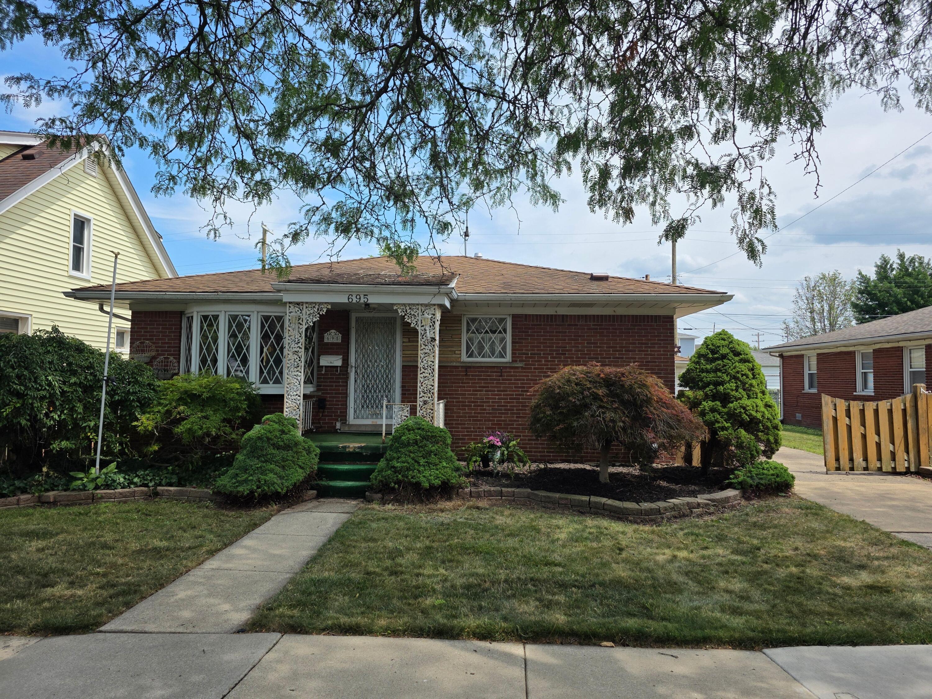 695 9th Street