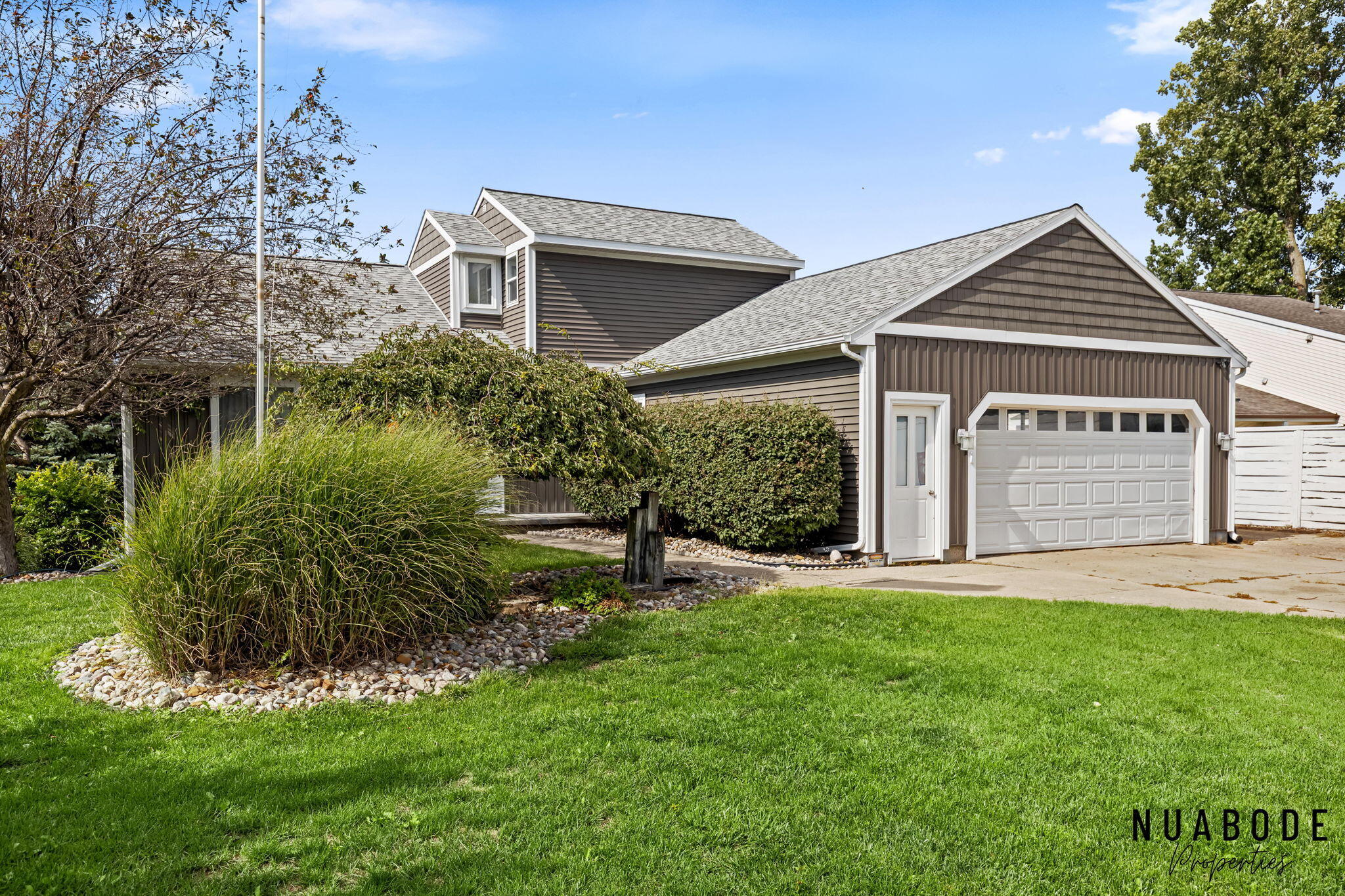 3037 Bluewater Lane SW