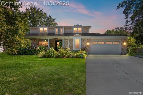 3036 Newport Court Troy City MI 48084
