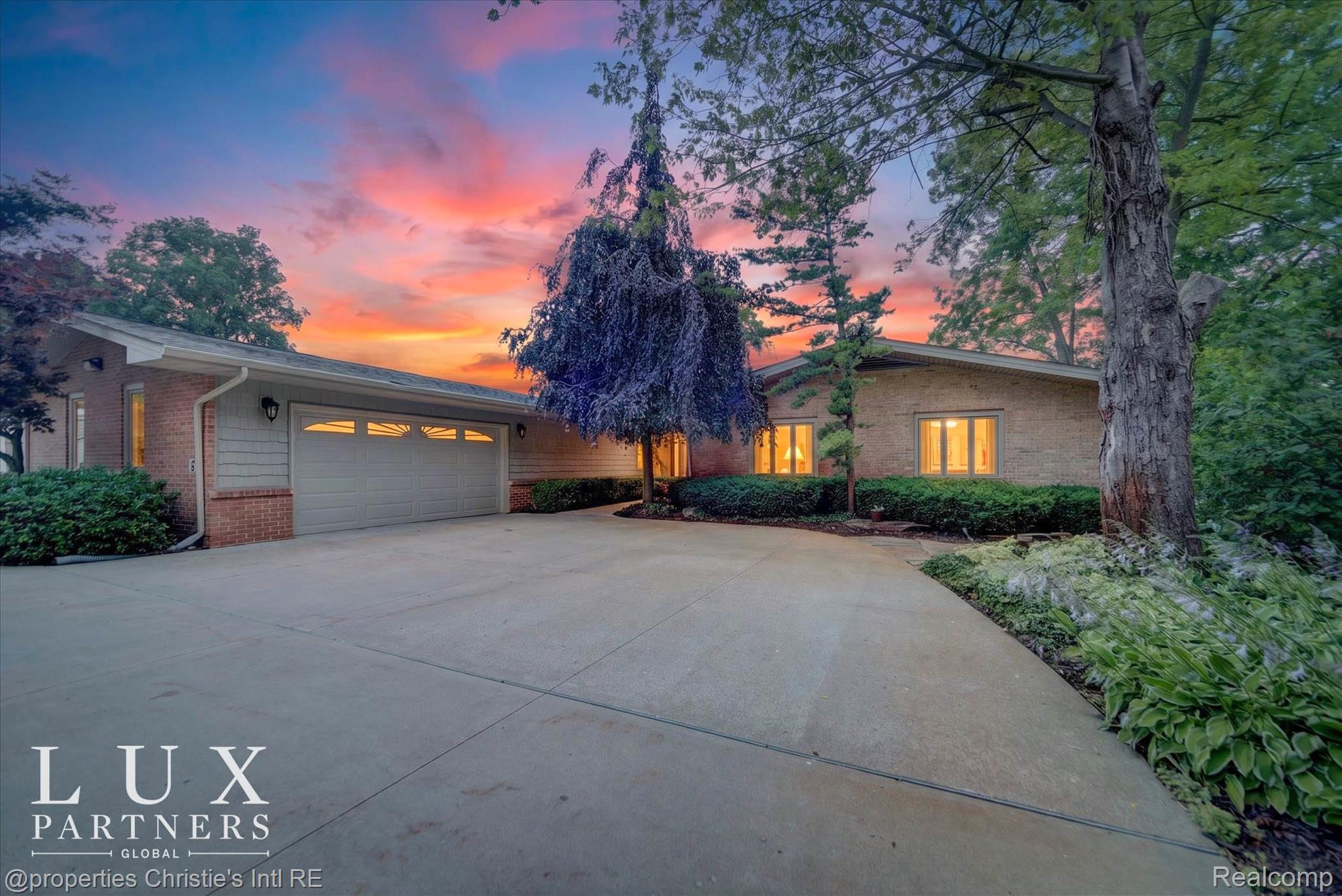 24 Hiawatha Drive