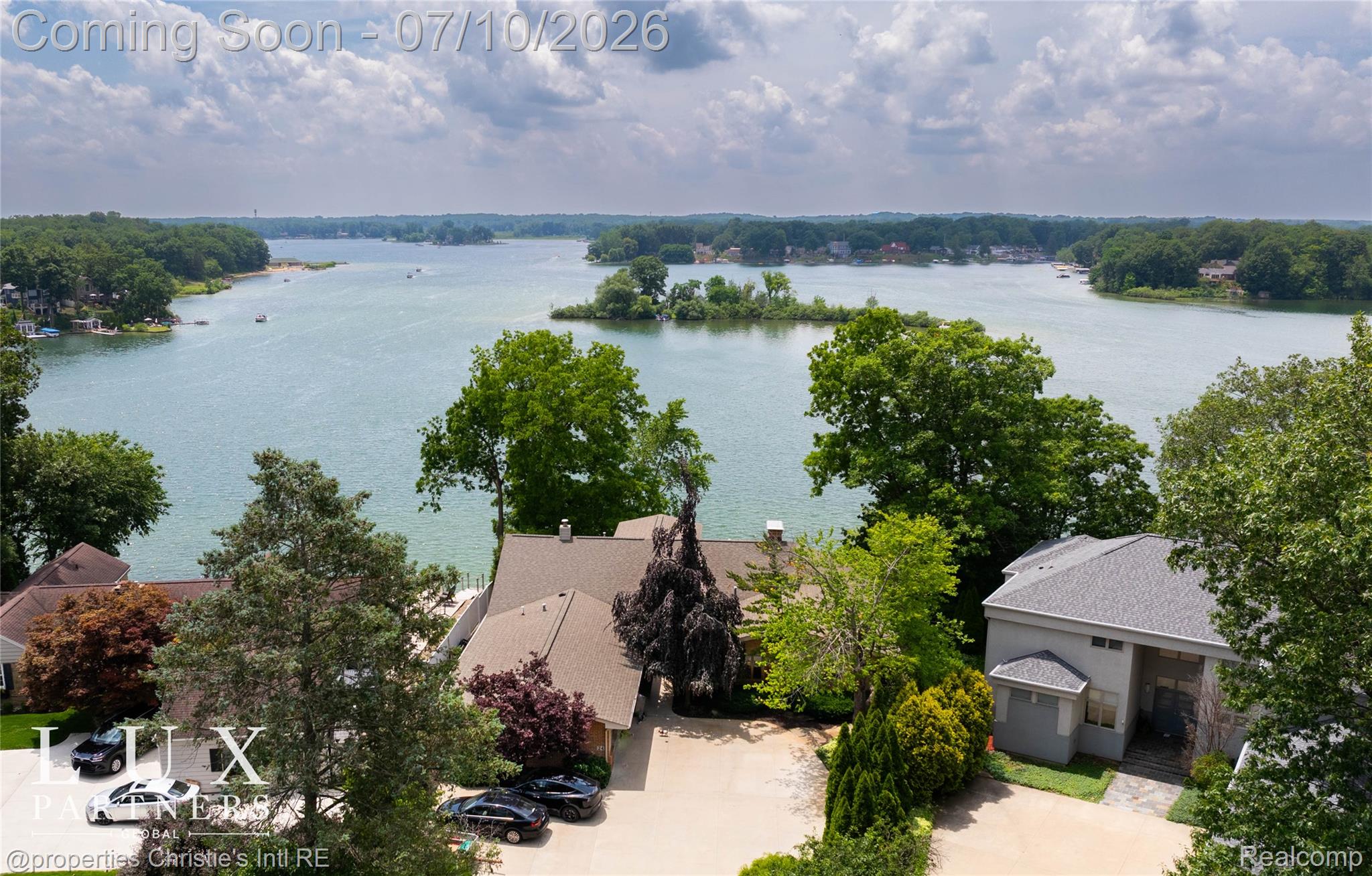24 Hiawatha Drive