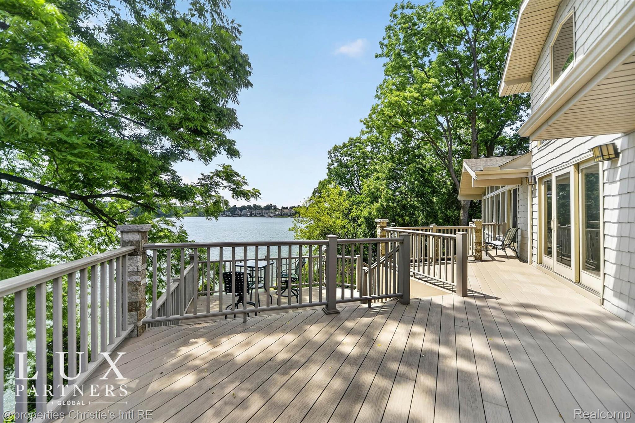 24 Hiawatha Drive