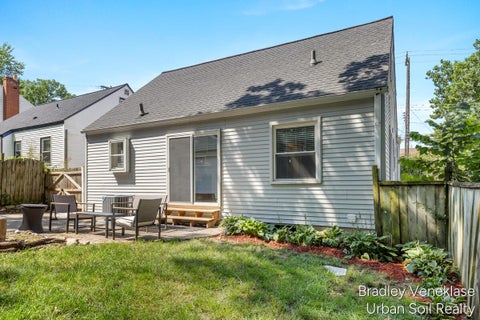 Tiny photo for 1336 Philadelphia Avenue SE, Grand Rapids City, MI 49506 (MLS # 65026044095)
