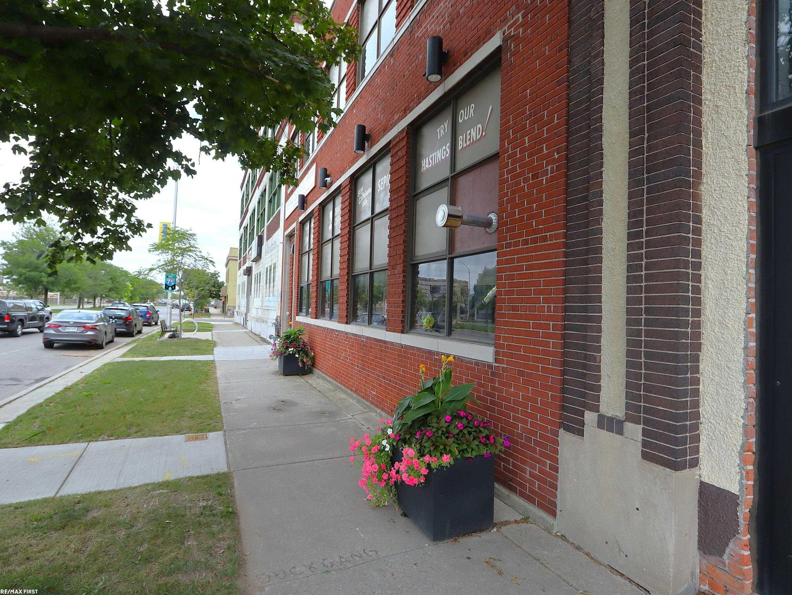 2831 E Grand Boulevard