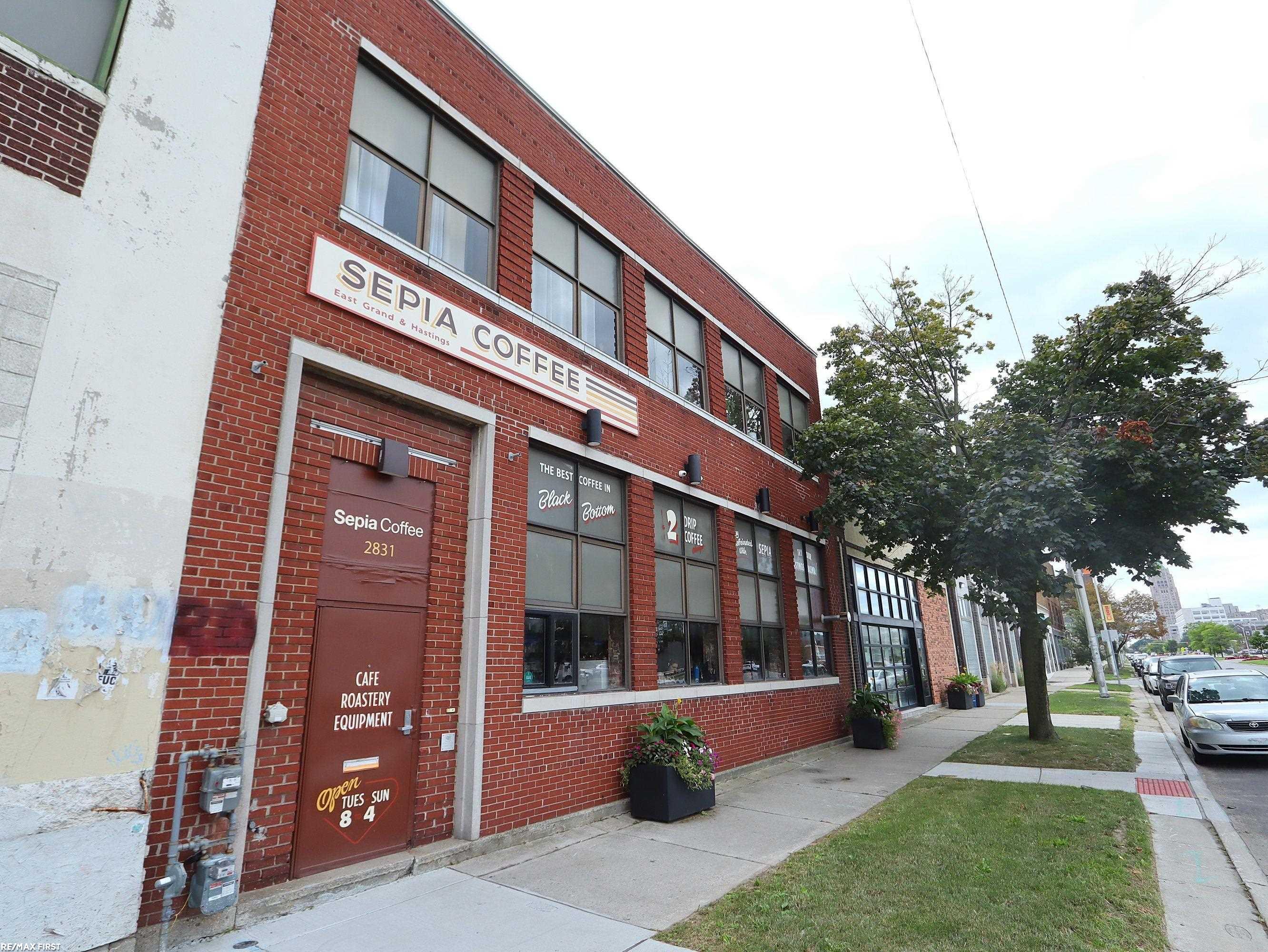 2831 E Grand Boulevard