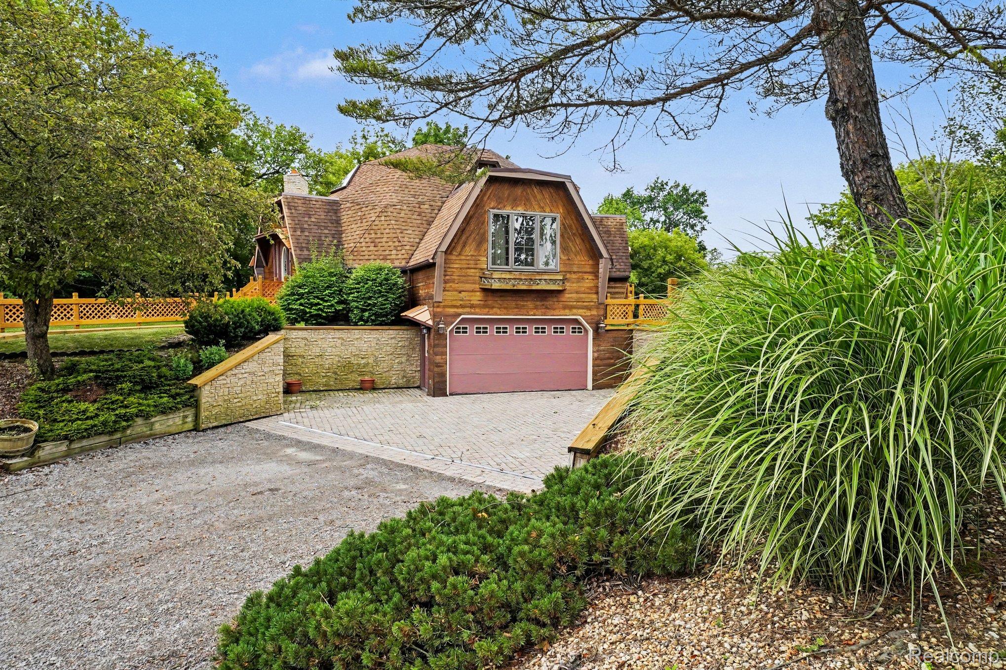 4425 N Henderson Road