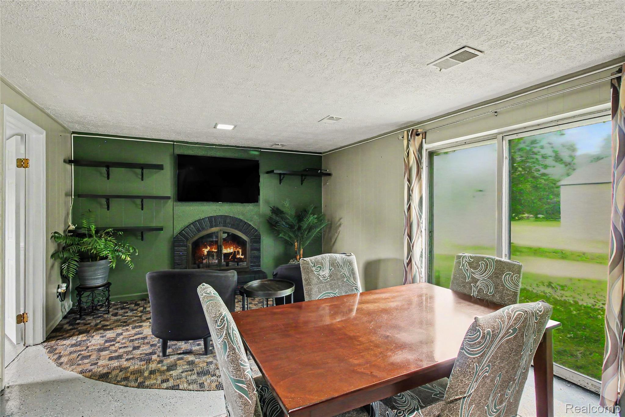 829 Holly Bush Drive